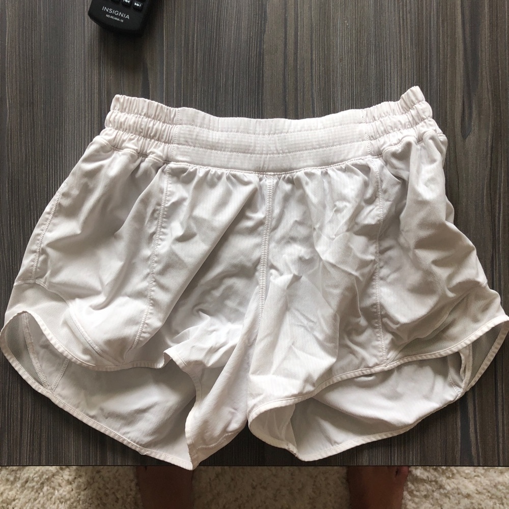 White lululemon Hotty Hot Shorts 4”